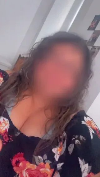 Alena, 33