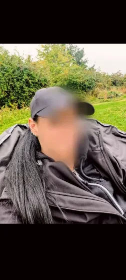 Amira, 37