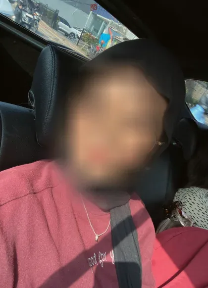 Büsra, 23