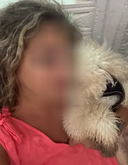 Cara, 40