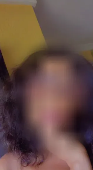 Cara, 33