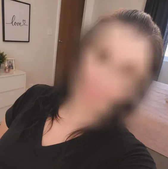 Juliane, 37