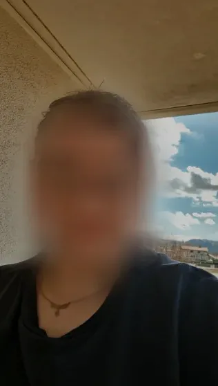 Luisa, 24
