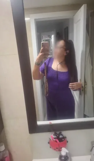 Nicole, 34