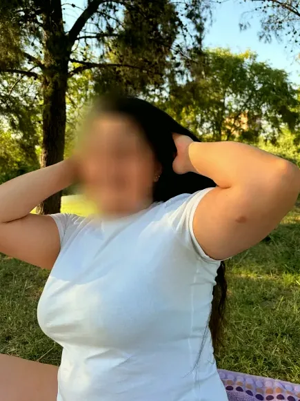Paula, 23