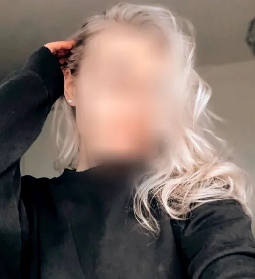 Selina, 24
