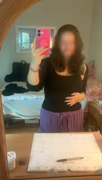 Simone, 27