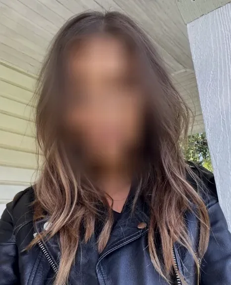 Sophia, 32