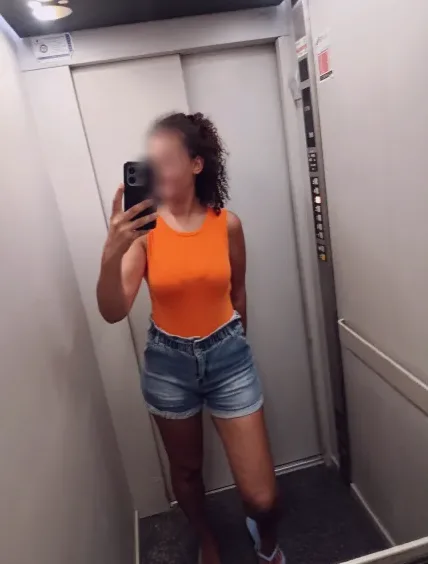 Sophie, 33