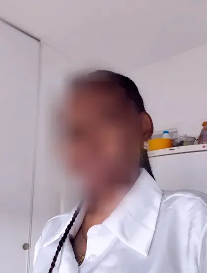 Zeynep, 34