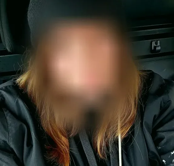 Ela, 28