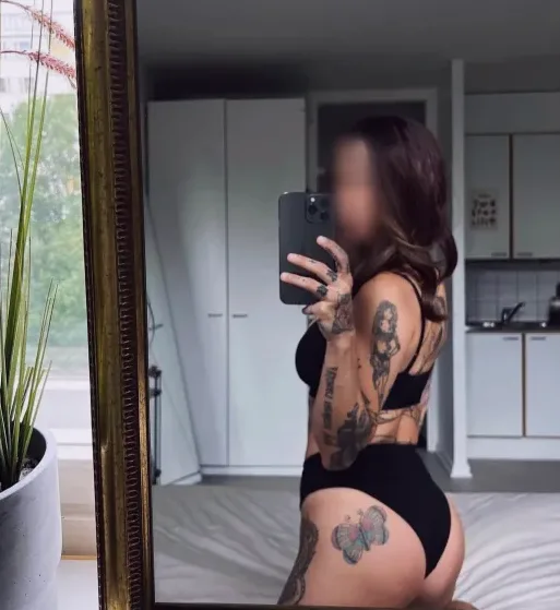 Marlene, 27