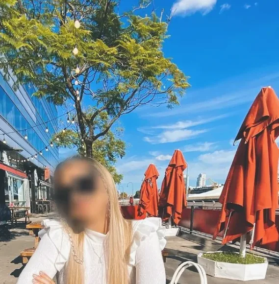 Mira, 29