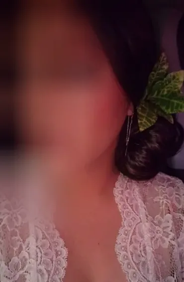 Nicole, 35