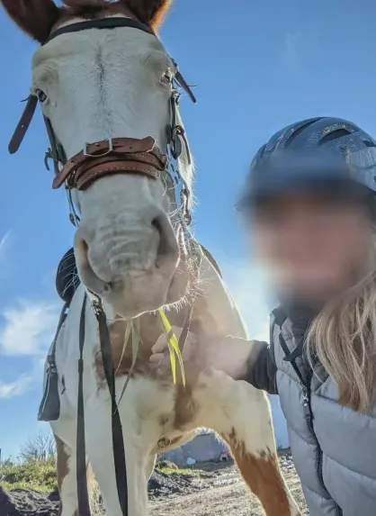 Sabrina, 35